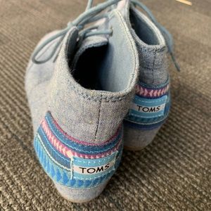 Toms wedge booties